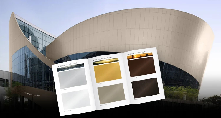 Composing – Im Hintergrund ist ein Gebäude mit einer Echt-Eloxal Oberfläche abgebildet. Im Vordergrund ist die Farbkarte reAL Anodised zu sehen.