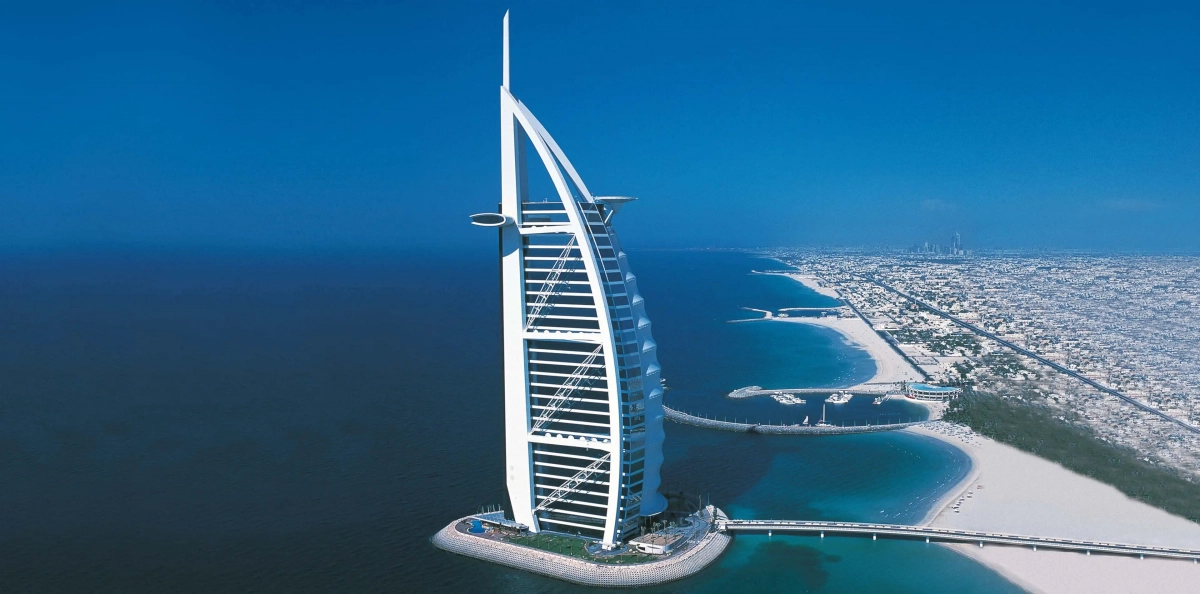 Fotografie des Burj Al Arab aus der Luft