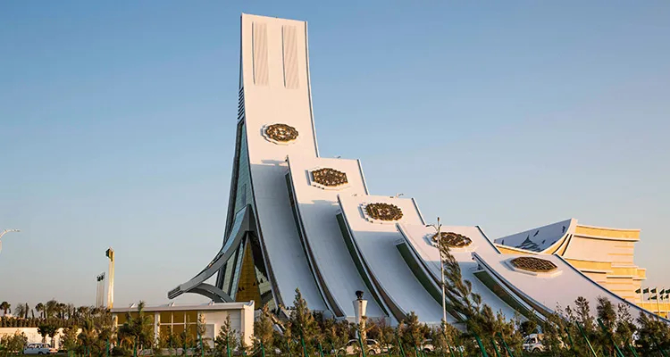 Awaza Kongre Merkezi side view of the Awaza Kongre Merkezi in Turkmenistan