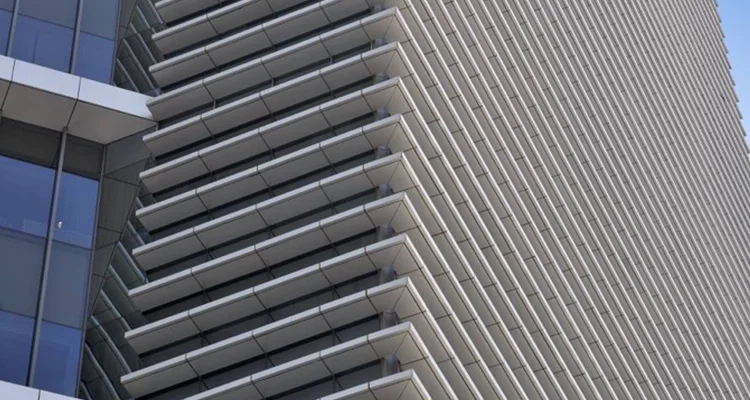 PETROVIETNAM Fotografie der Fassade des Unternehmensgebäude PETROVIETNAM