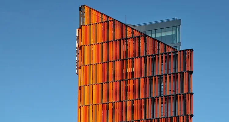 Building view of the Tarjeta Naranja