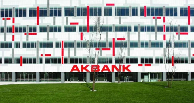 frontale Fotografie der AKBANK in Sekerpinar Kocaeli, Türkei